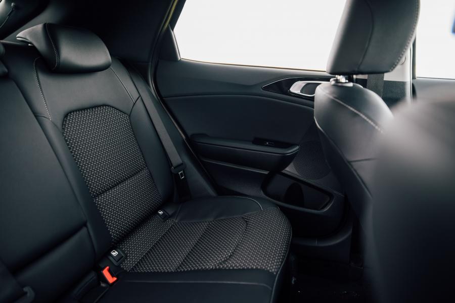 Интерьер Kia XCeed 1.6 CRDi 2019 года  (UK) (фото 85 из 107)